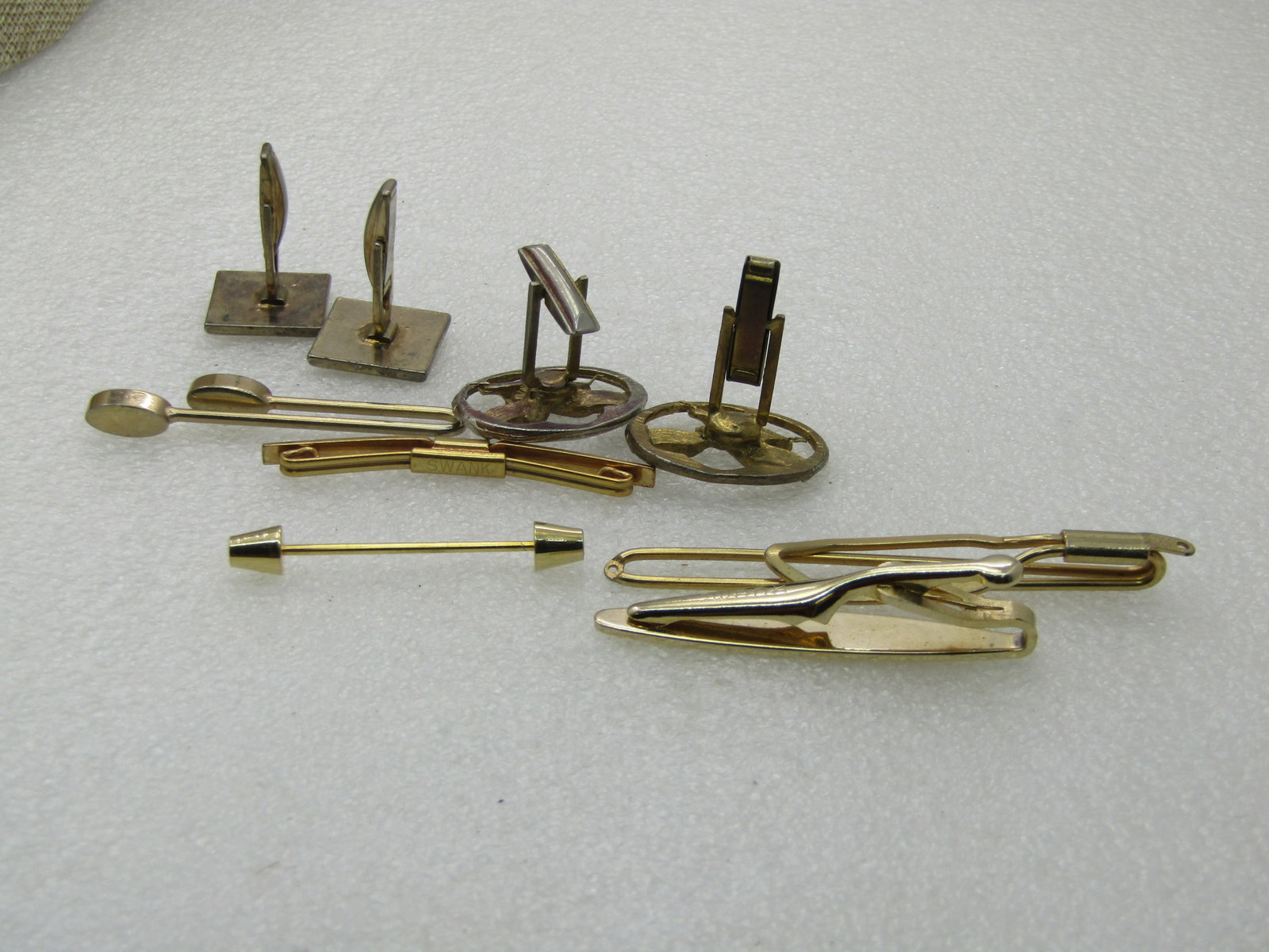 Vintage 7 Pc Cufflink, Tie Bar/Clasp Lot, Swank, 12kt G.F. and Gold Tone - 6