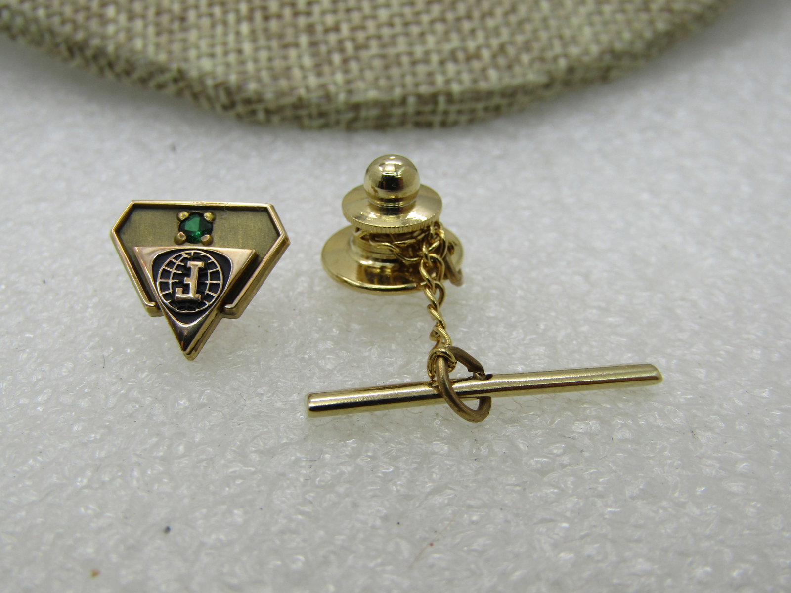 Vintage 10kt GF Emerald F World Logo Tack Pin, Button Chain (1 of 8)