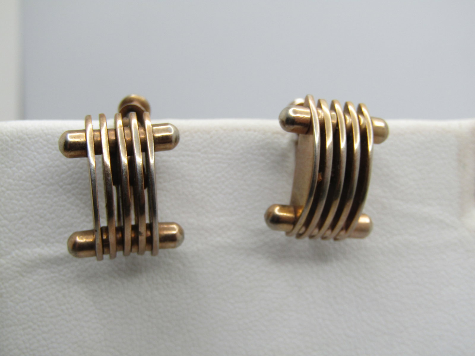 Vintage 10kt G.F. Mod Screwback Earrings, 1950's (1 of 8)