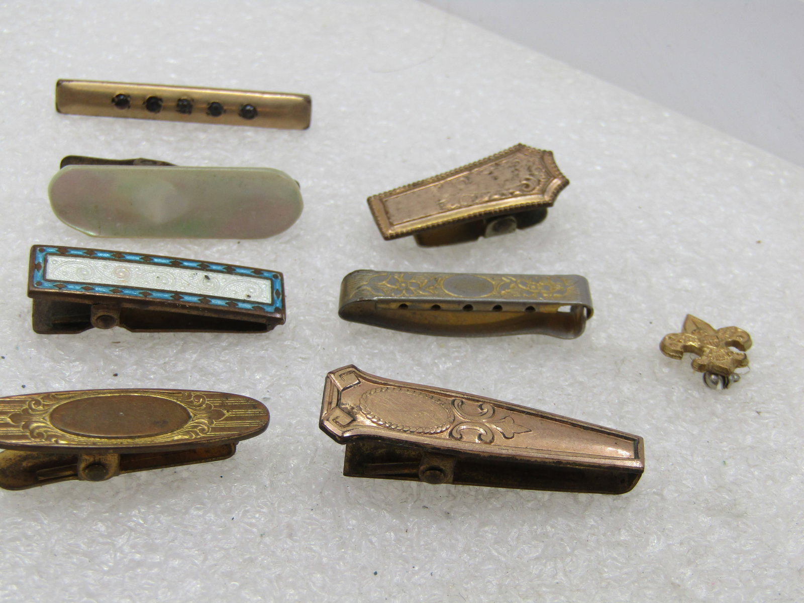 Vintage Lot of Seven Clips and a Boy Scout Emblem, Victorian to 1920's - 2