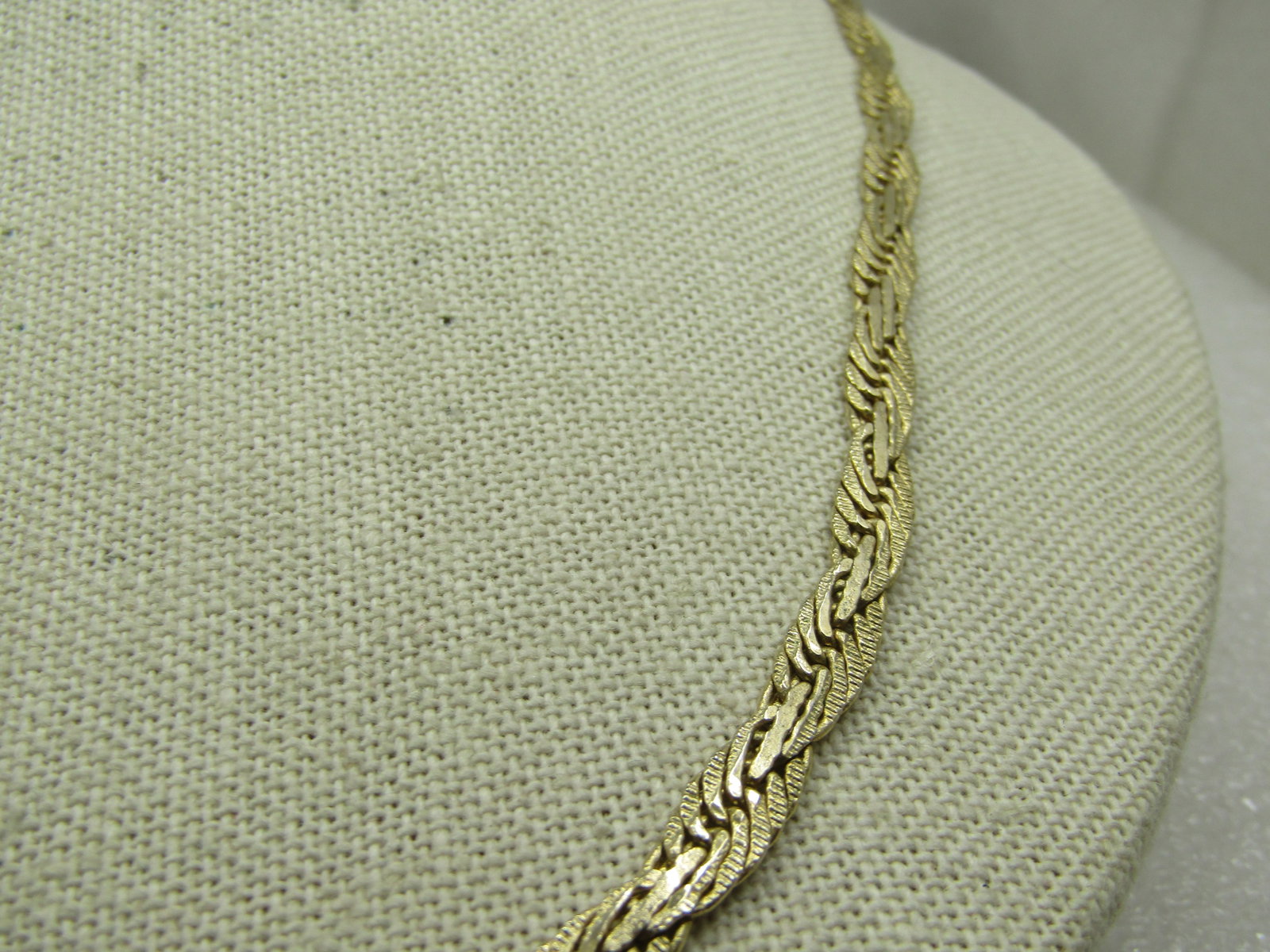 Vintage 14kt Plated Twisted Textured Herringbone Necklace. 23", Unisex - 4