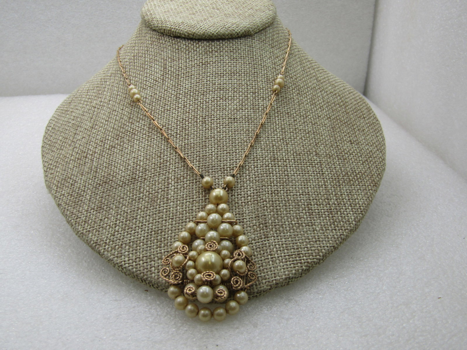 Vintage 12kt G.F. Faux Pearl Long Link Necklace, Hand-Made, 17": Title: Vintage 12kt G.F. Faux Pearl Long Link Necklace, Hand-Made, 17" Description: Vintage 12kt G.F. Faux Pearl Long tapered Link Necklace, Hand-Made, 17" with an oval teardrop pendant that is appx. 