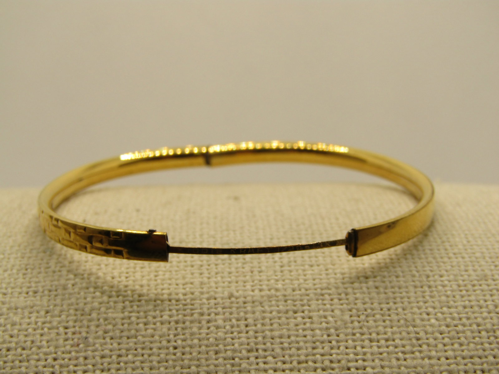 1/20 12KT Kiddie Kraft Bangle Bracelet, 5", Slide Opening, Locking Clasp, 3.5mm 1950's - 6