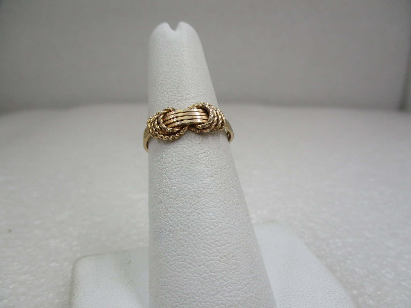 Vintage 10kt G.F. Woven Ring, Sz. 6: Title: Vintage 10kt G.F. Woven Ring, Sz. 6 Description: Vintage 10kt G.F. Woven Ring, Sz. 6. It is appx. 6mm wide at the top where the textured loops wrap around the four square wire bands on top