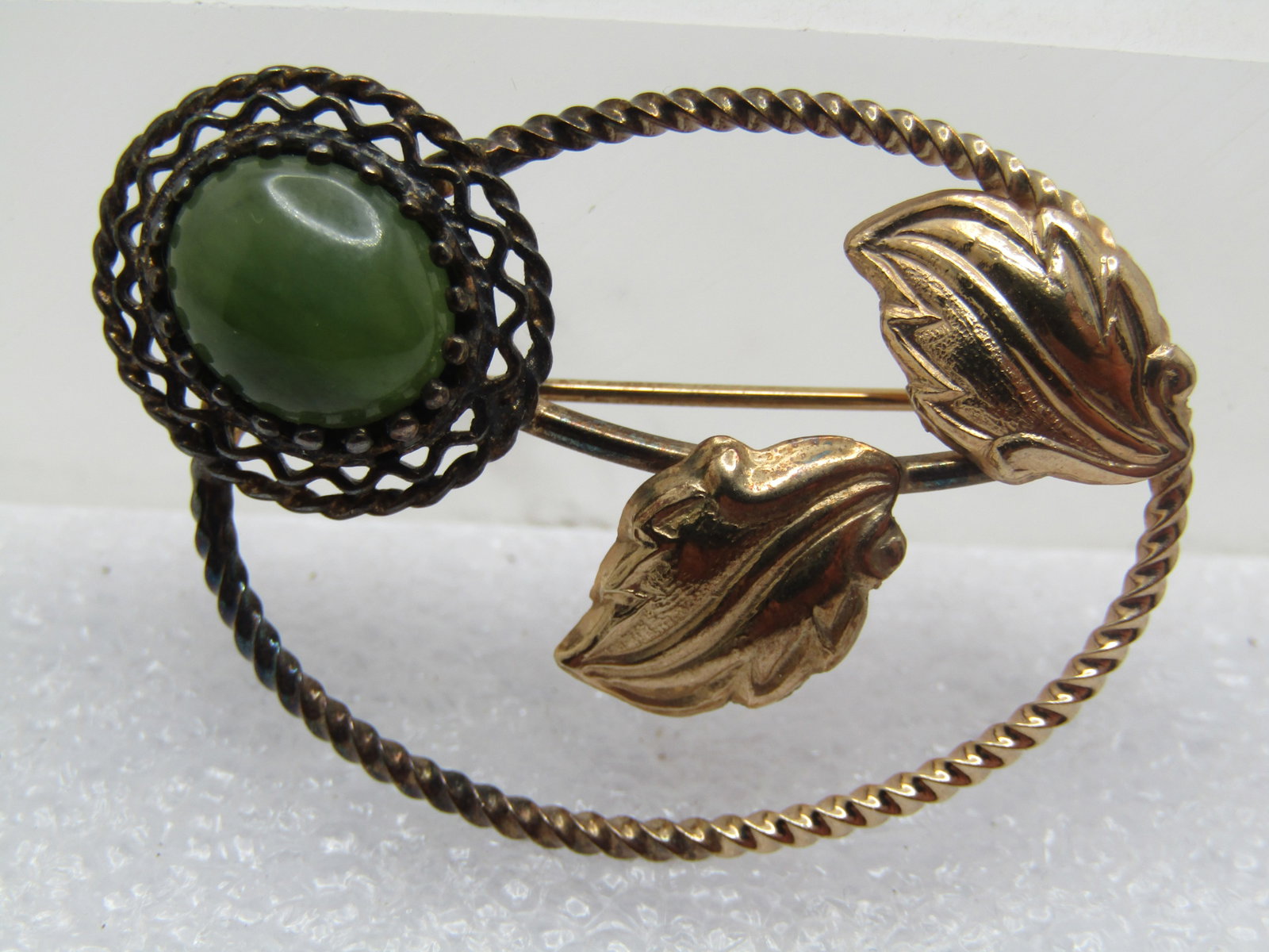 Vintage 12kt G.F. Floral Green Agate Brooch, 1950's-1960's, Signed: Title: Vintage 12kt G.F. Floral Green Agate Brooch, 1950's-1960's, Signed Description: Vintage 12kt G.F. Floral Green Agate Brooch, 1950's-1960's, Signed with an arrow-like mark the and the word INC a