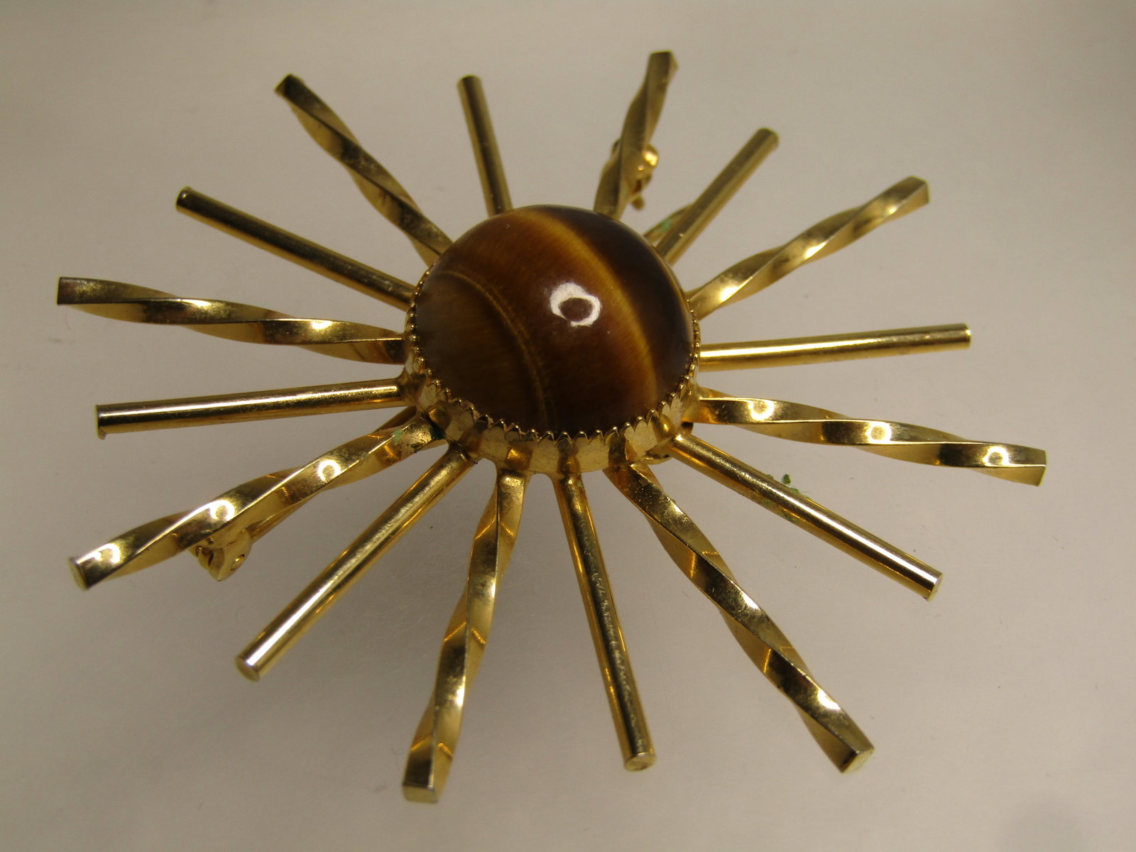 Vintage Tiger's Eye Sunburst Brooch, Signed Burt Cassell 1/20 12kt G.F, 1960's. - 3