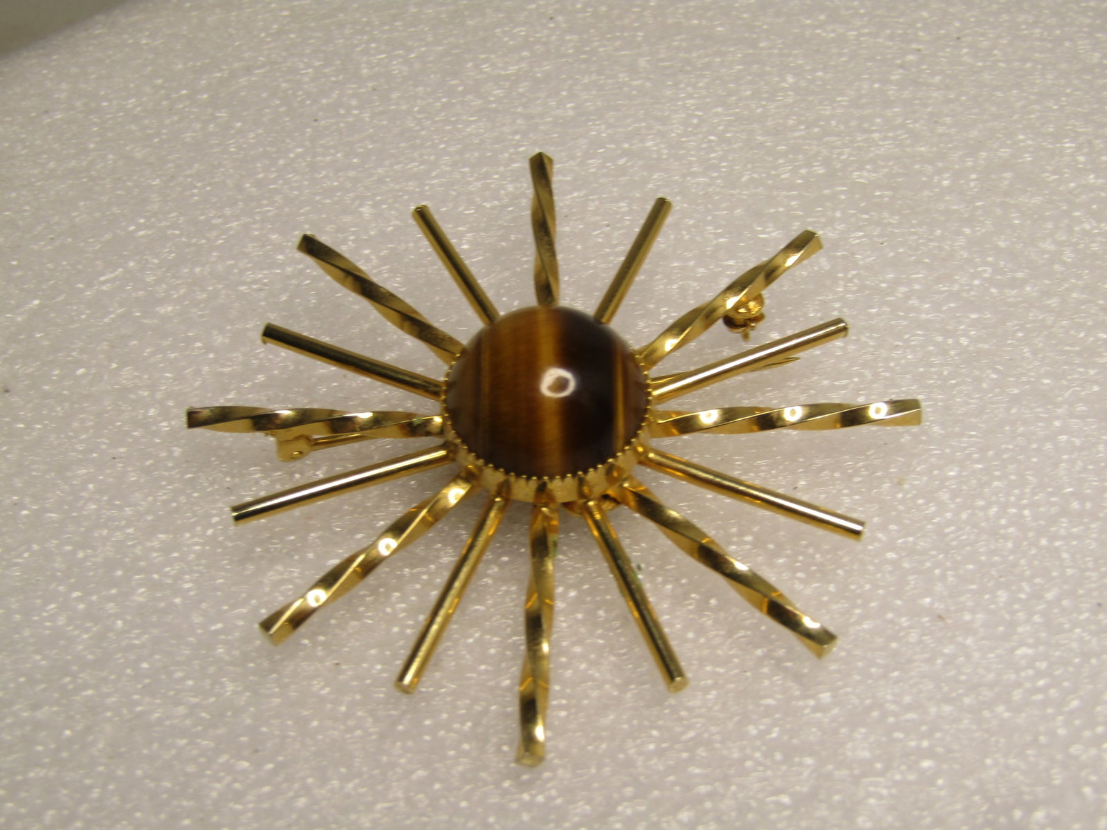 Vintage Tiger's Eye Sunburst Brooch, Signed Burt Cassell 1/20 12kt G.F, 1960's. - 6