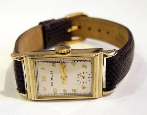 Solid 14k WITTNAUER Ladies Winding Watch 1940s* EXLNT: Solid 14k WITTNAUER Ladies Winding Watch 1940s* EXLNT Great present for vintage collectors or enthusiasts! . . . . * Solid 14k yellow gold case & back in shiny finish * Back with inner markings: Wittn