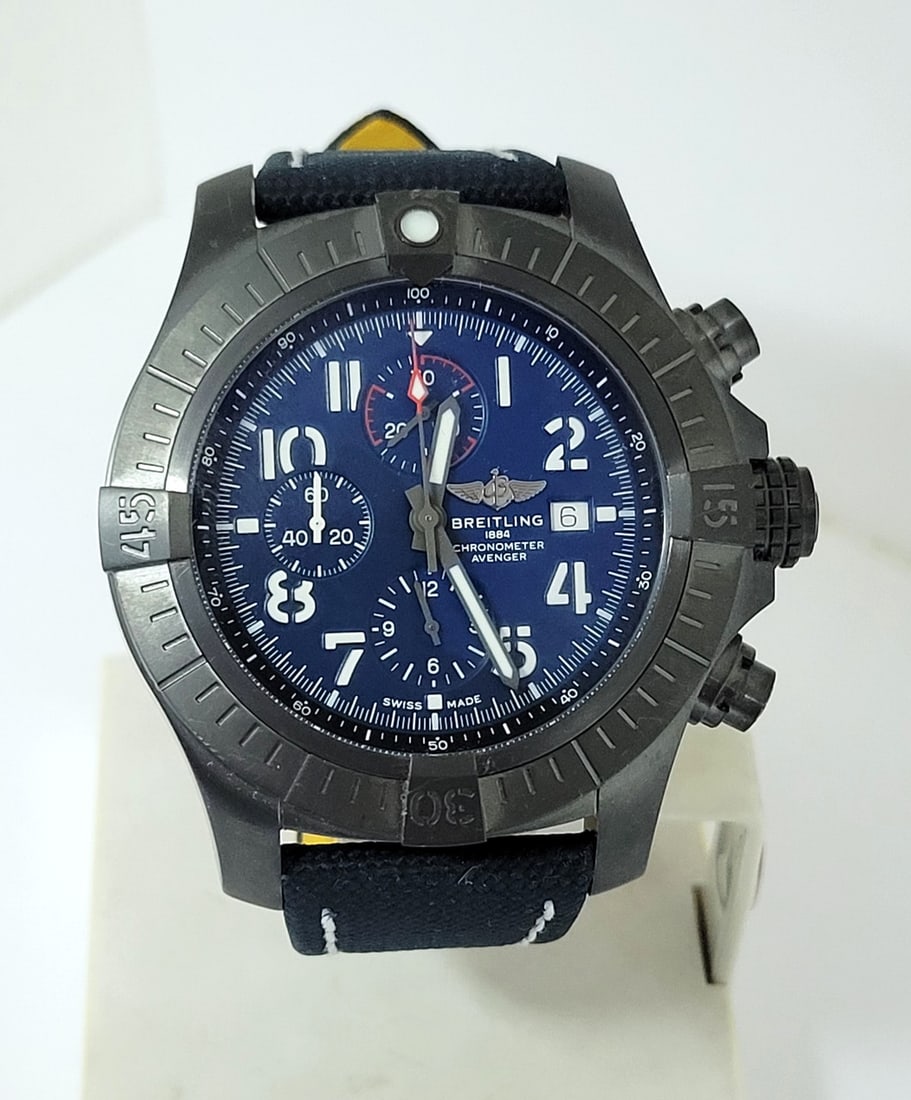 Mens BREITLING Super Avenger Black Night Mission Men's Watch V13375* EXLNT: Mens BREITLING Super Avenger Black Night Mission Men's Watch V13375* EXLNT This Men's BREITLING watch is Swiss made. Great present for yourself or someone you love! - Blue Dial - Arabic Numeral Hour M