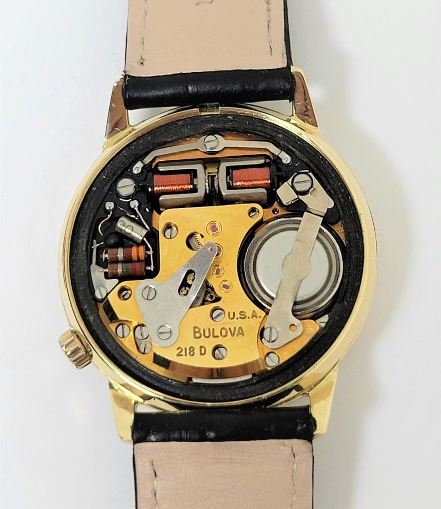 Vintage Mens Solid 14k BULOVA ACCUTRON Date Watch 1967s* EXLNT* Great Runner - 9