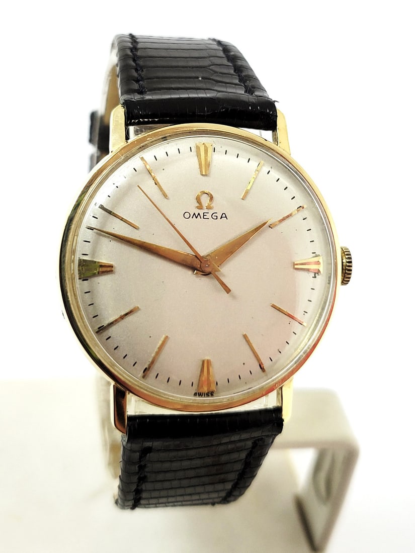 Vintage Mens 18k Gold OMEGA Winding Watch Cal 520 S-6585 c.1958 EXLNT SERVICED: Vintage Mens 18k Gold OMEGA Winding Watch Cal 520 S-6585 c.1958 EXLNT SERVICED This Men's Omega watch is Swiss-made. Great present for yourself or someone you love, as well as for vintage collectors o
