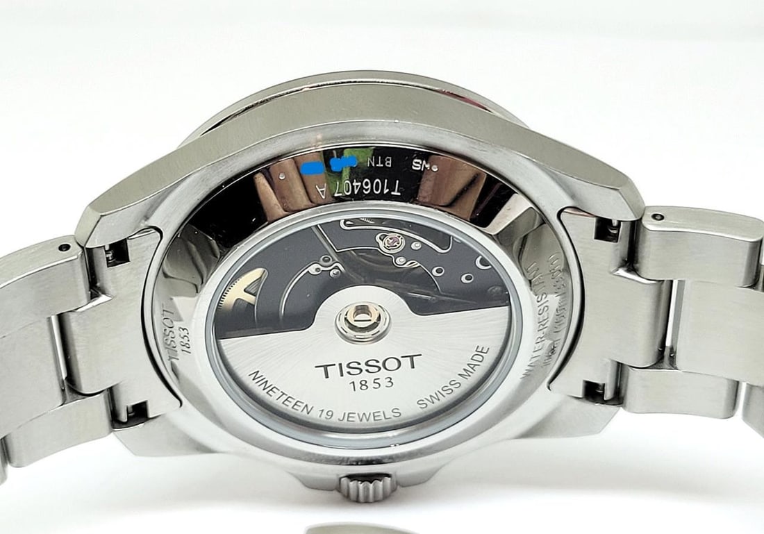 Mens S/Steel TISSOT V8 SWISSMATIC T106407A Watch in Excellent Condition - 11