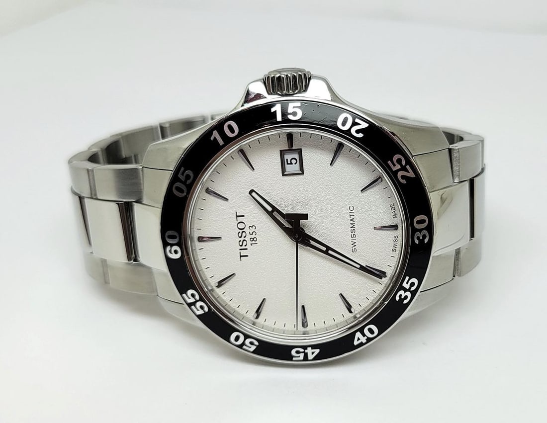 Mens S/Steel TISSOT V8 SWISSMATIC T106407A Watch in Excellent Condition - 3