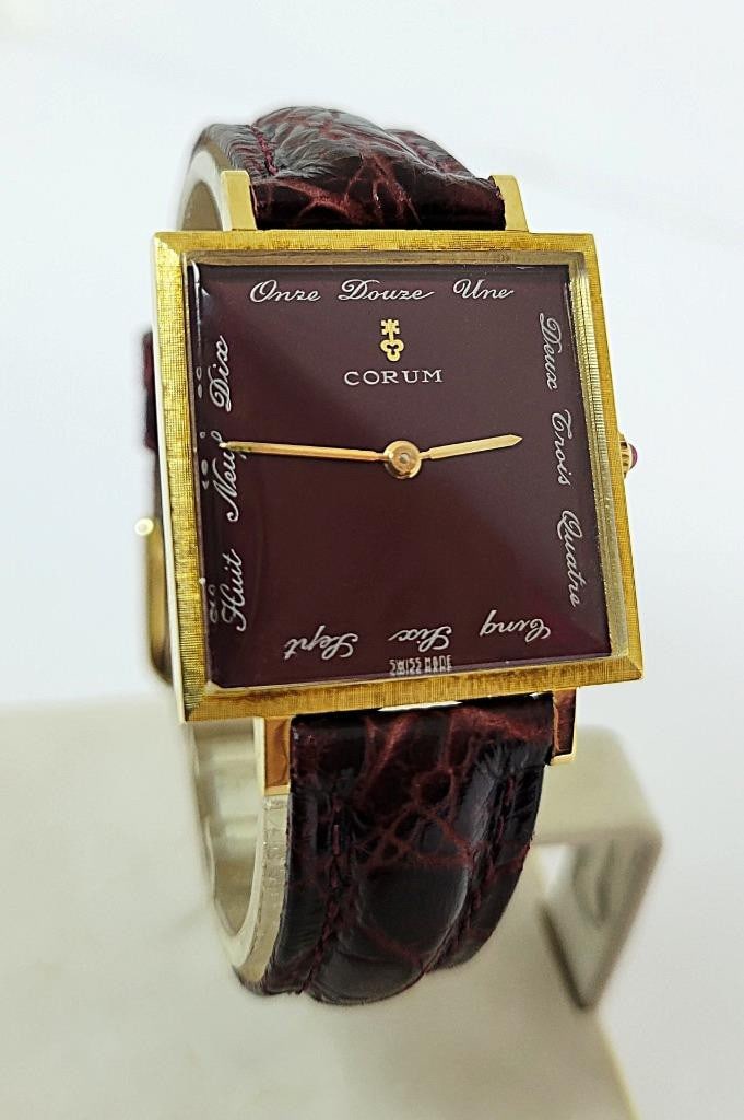 Vintage Solid 18k Yellow Gold Unisex CORUM Ref 8780 Winding Watch* EXLNT: Vintage Solid 18k Yellow Gold Unisex CORUM Ref 8780 Winding Watch* EXLNT??? This Unisex Corum watch is Swiss made. Great present for yourself or someone you love! * Solid 18k yellow gold case and back