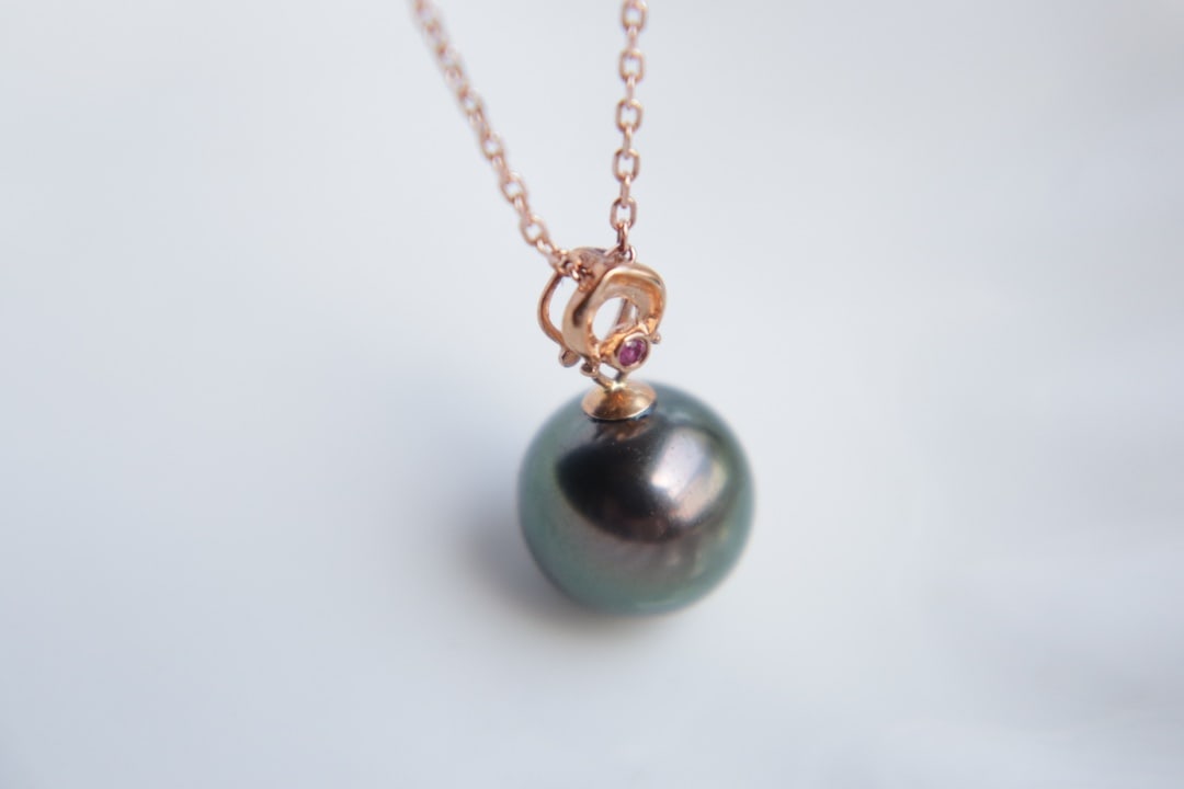 18K Gold Natural Tahitian Sea Pearl Pendant - 3
