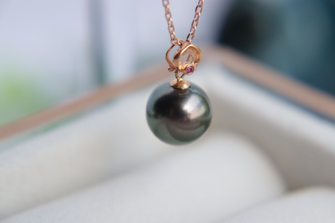 18K Gold Natural Tahitian Sea Pearl Pendant - 5