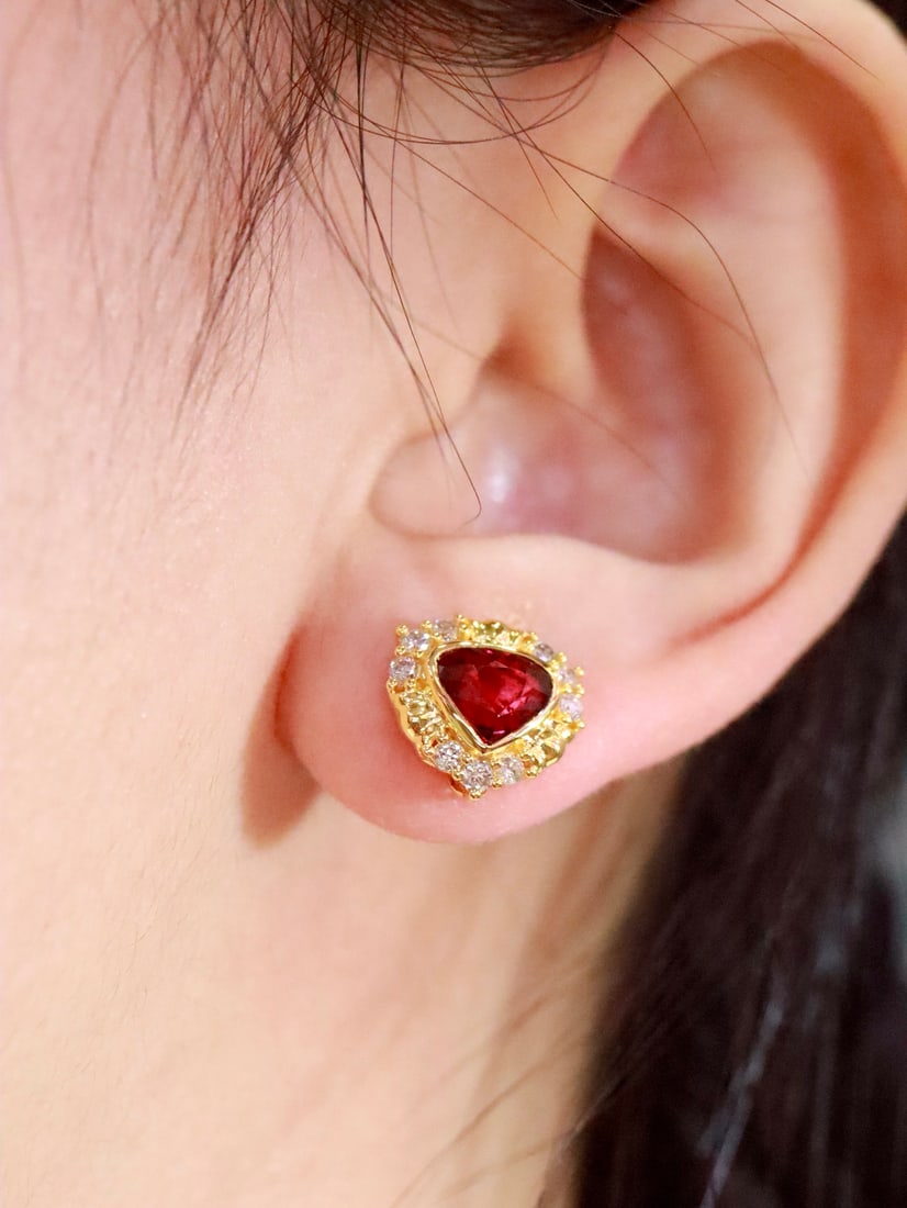 18K Natural Unheated Pigeon Blood Ruby Earrings - 6
