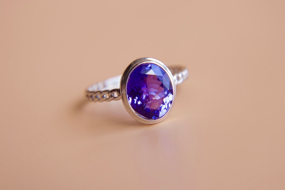 18K Gold Natural Tanzanite Ring - 3
