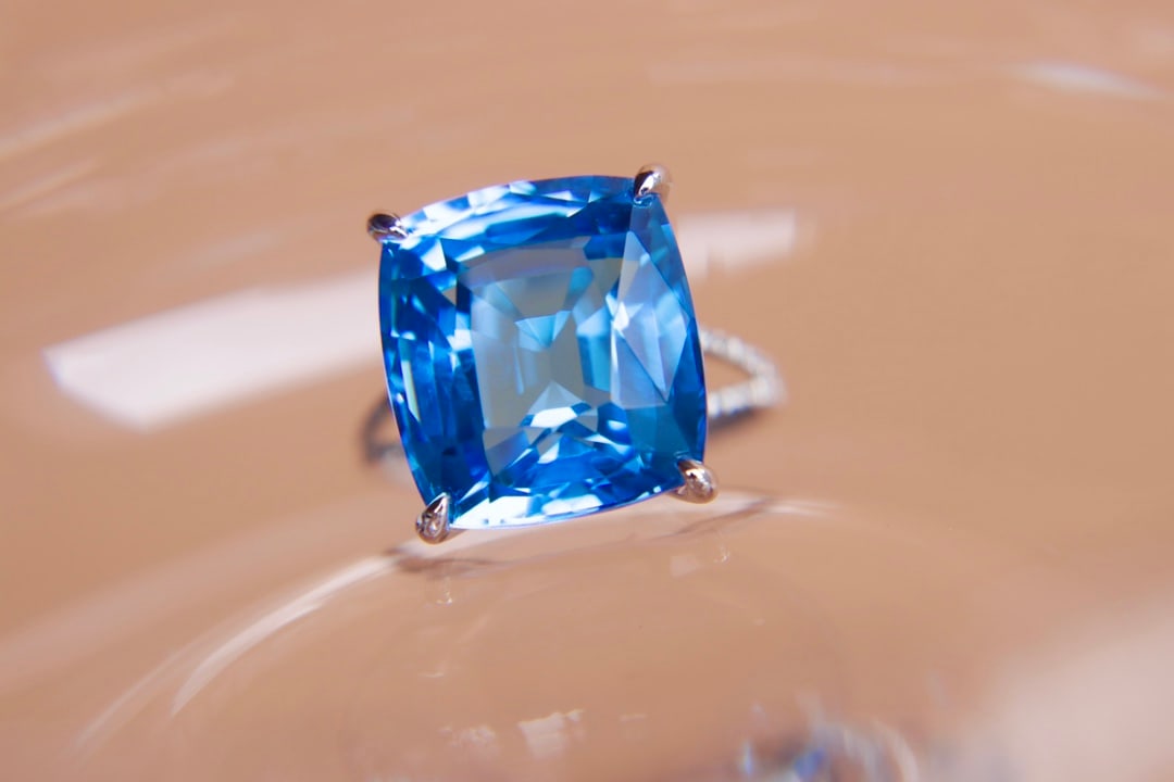 18K Gold Natural Topaz Ring - 7