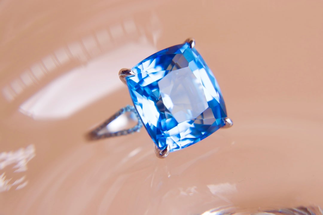 18K Gold Natural Topaz Ring - 8