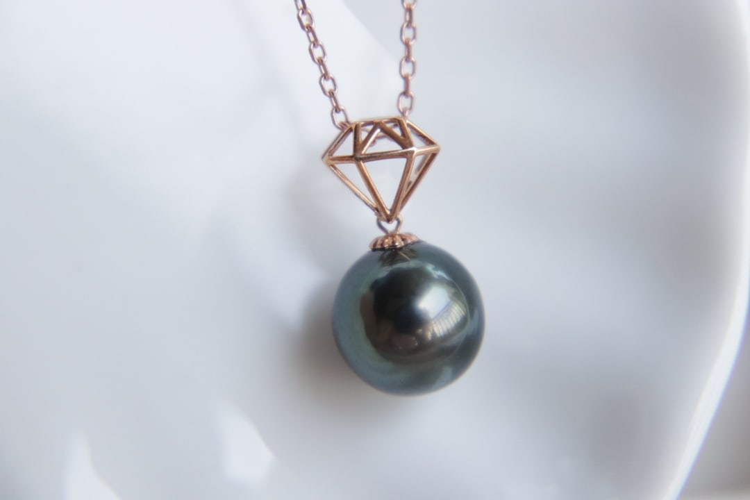 18K Gold Natural Peacock Green Tahitian Sea Pearl Pendant - 6