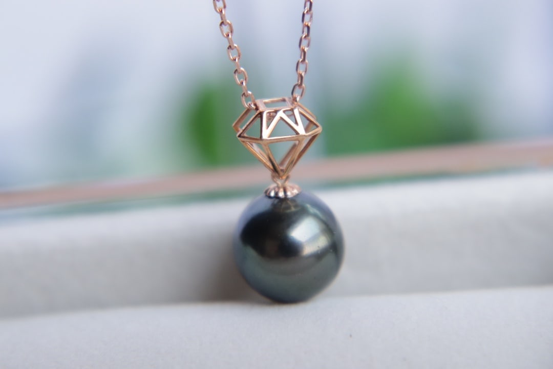 18K Gold Natural Peacock Green Tahitian Sea Pearl Pendant - 8