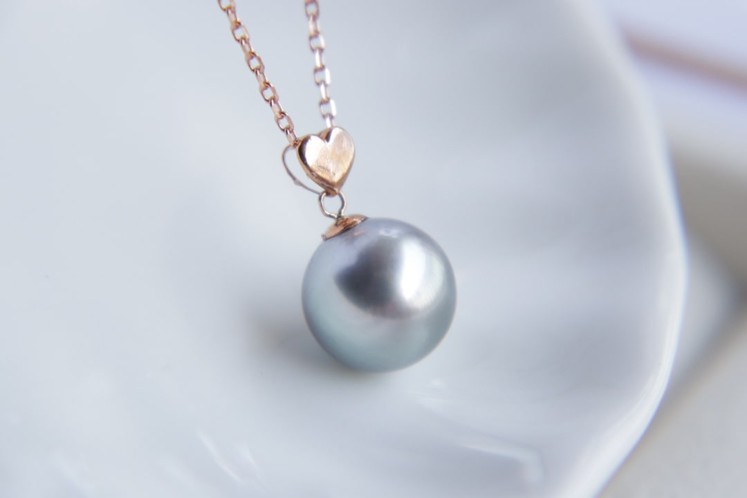 18K Gold Flawless Tahitian Sea Pearl Pendant - 6