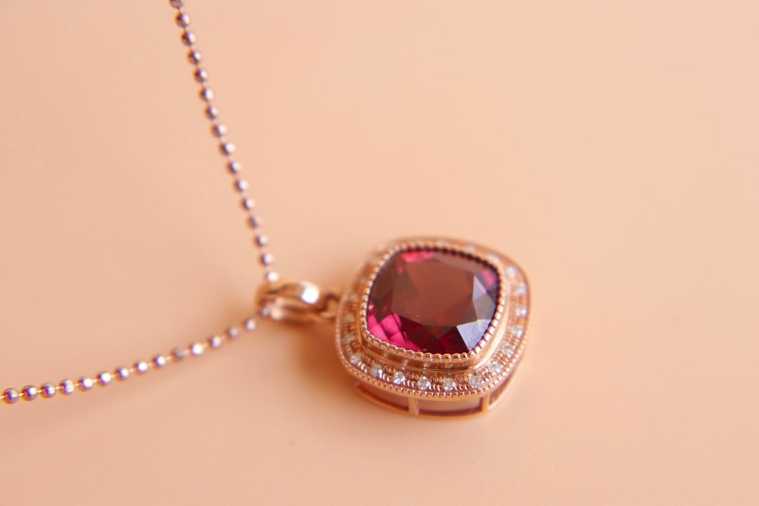18K Gold Natural Magnesium Aluminum Garnet Pendant - 2