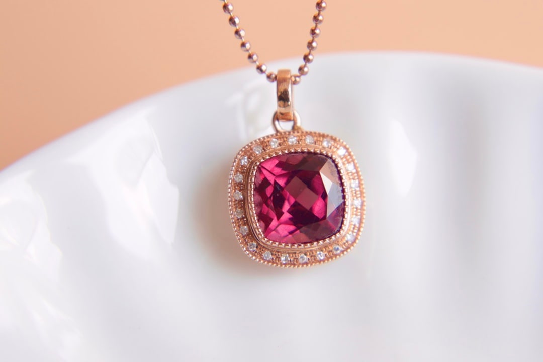 18K Gold Natural Magnesium Aluminum Garnet Pendant - 3