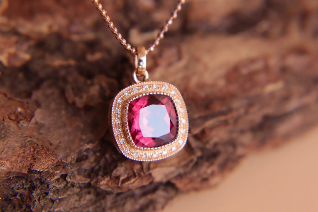 18K Gold Natural Magnesium Aluminum Garnet Pendant - 6