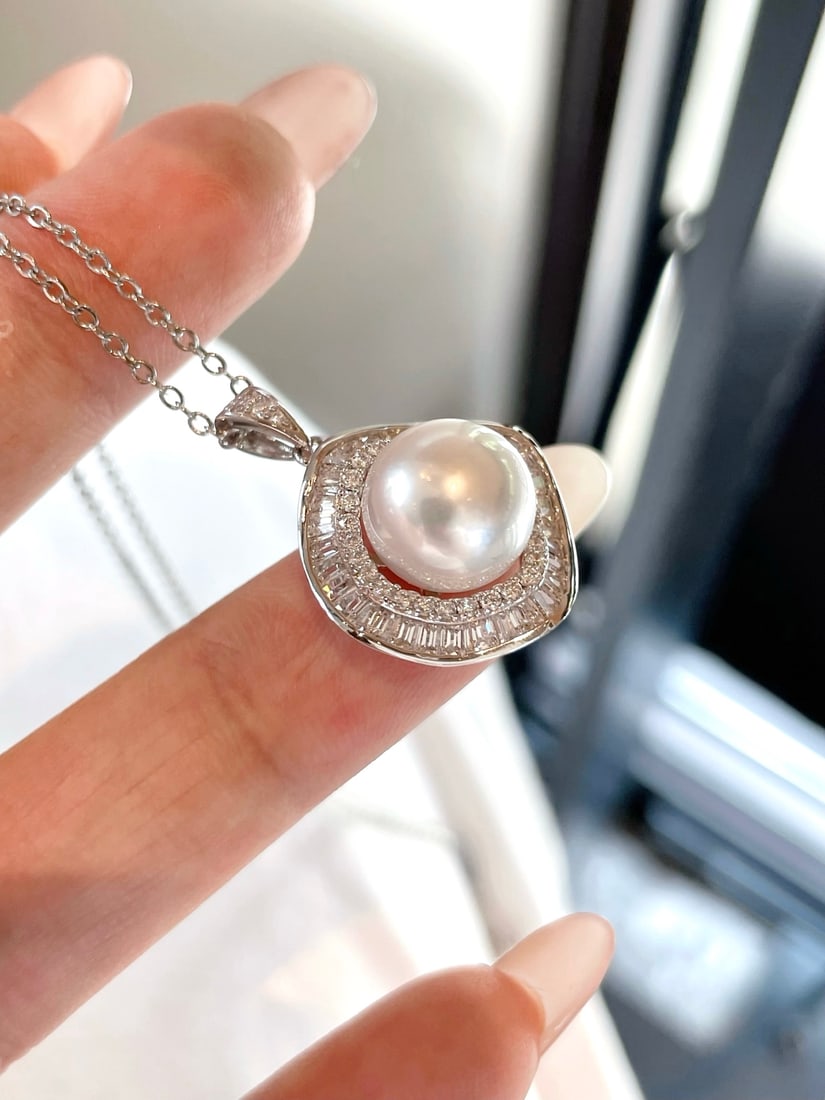 Silver-set pearl pendant - 3