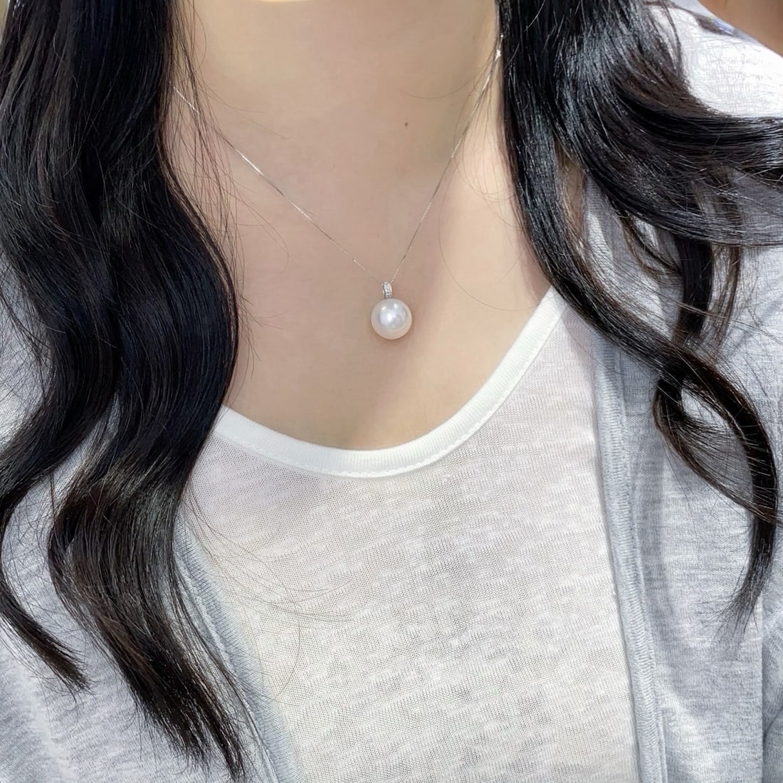 18K white gold pendant set with pearls and diamonds - 5