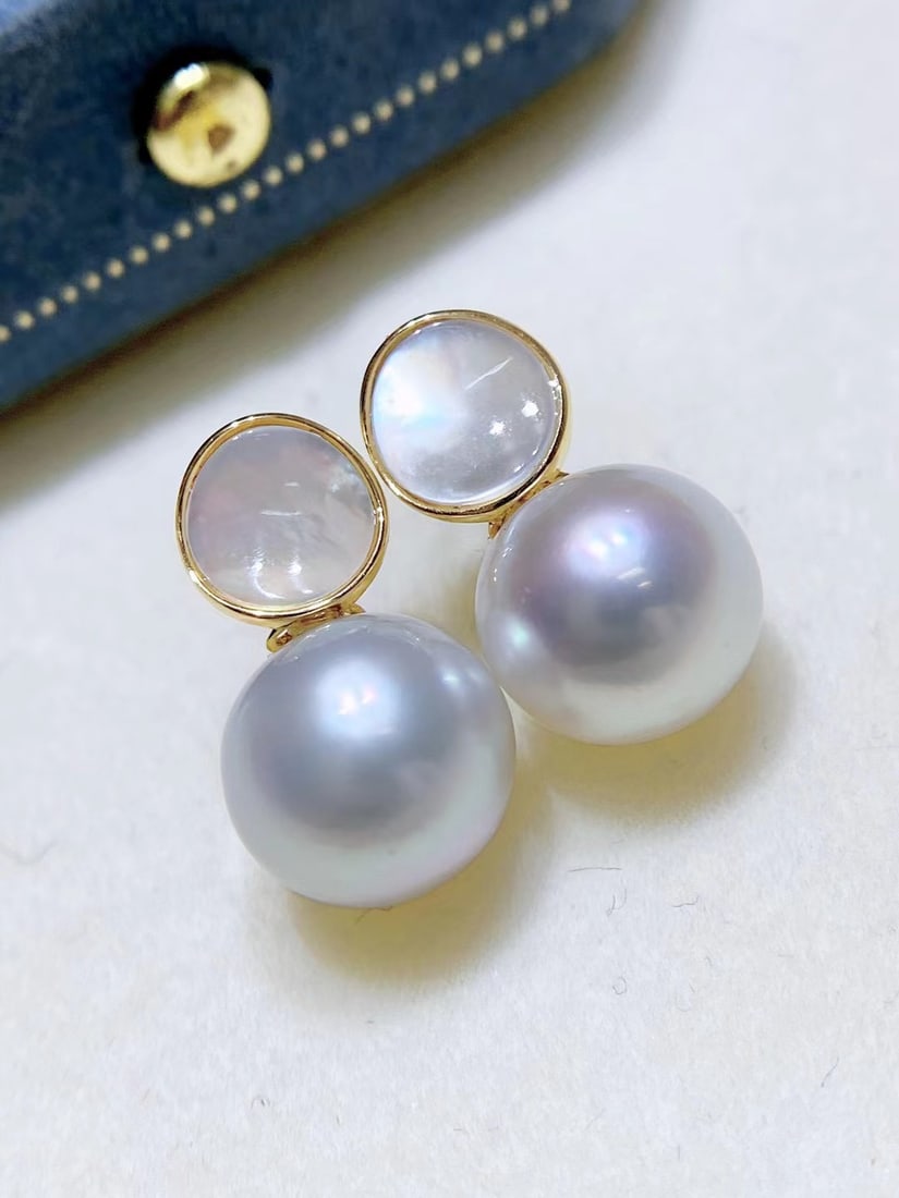 18K Gold Natural Flawless Sea Pearl Earrings - 3