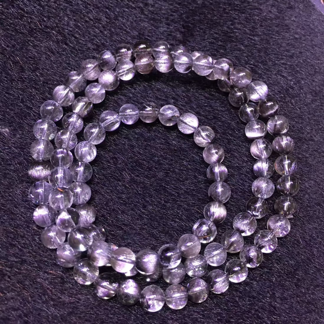 Black Silver Titanium Natural Bead Bracelet: Title: Black Silver Titanium Natural Bead Bracelet Description: This black silver titanium bead bracelet is renowned for its unique material and exquisite craftsmanship. The beads, measuring 6mm in di