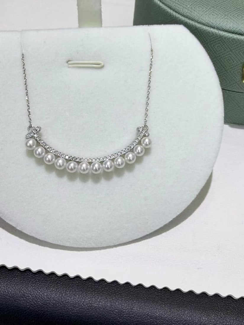 Freshwater Pearl Smile Chain - 2