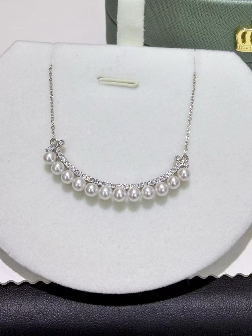 Freshwater Pearl Smile Chain - 3