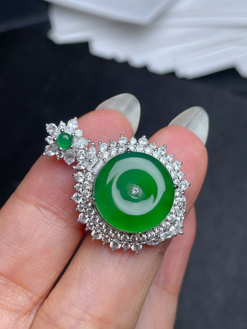 Silver Water-Rich Green Jade Pendant - 2