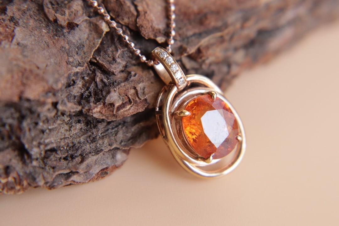 18K Gold Natural Fanta Garnet Pendant - 4
