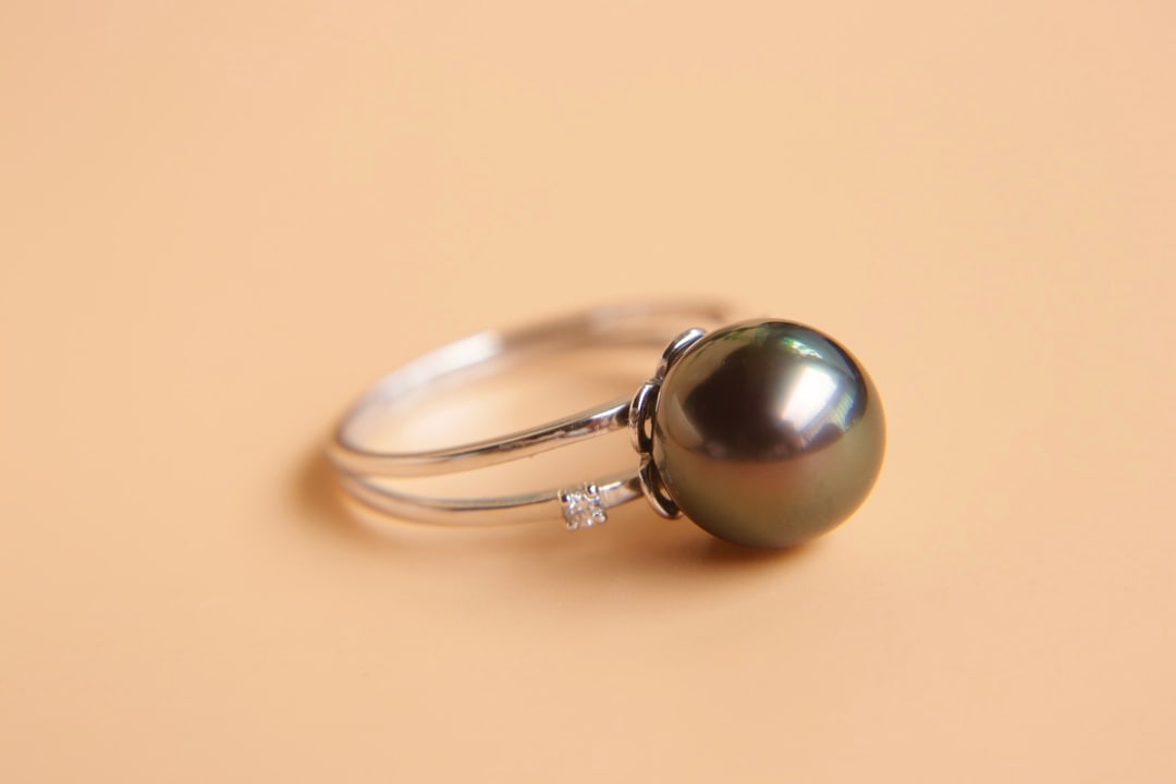 18K Gold Natural Tahitian Black Pearl Ring - 3