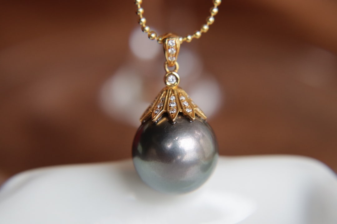 18K Gold Natural Pearl Pendant - 7