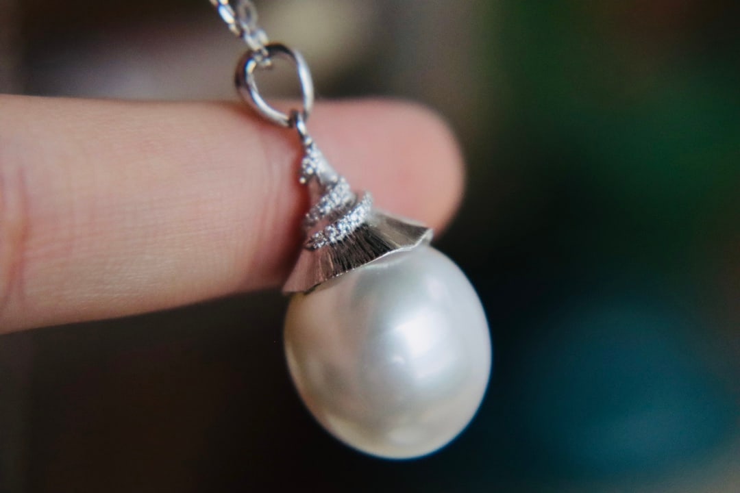 18K Gold Natural Australian White Sea Pearl Diamond Pendant - 3