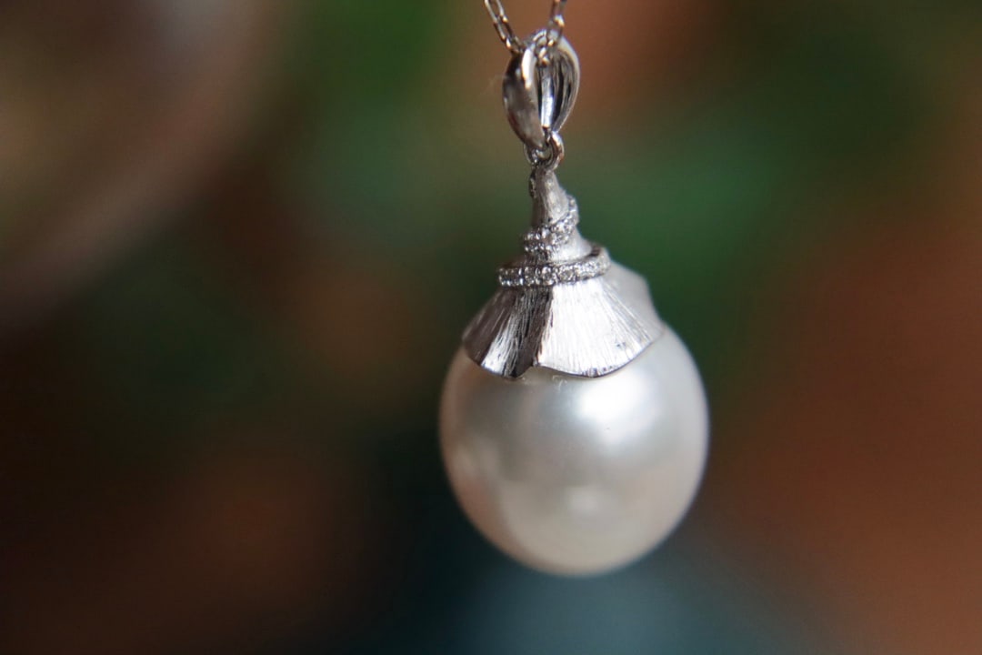 18K Gold Natural Australian White Sea Pearl Diamond Pendant - 4
