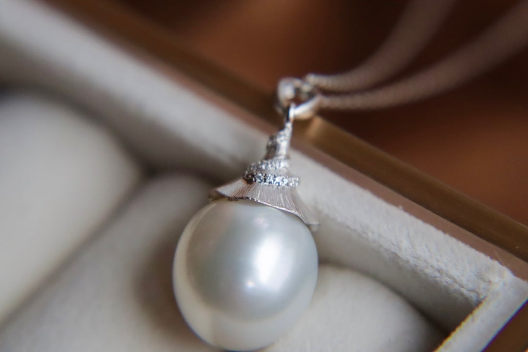 18K Gold Natural Australian White Sea Pearl Diamond Pendant - 5