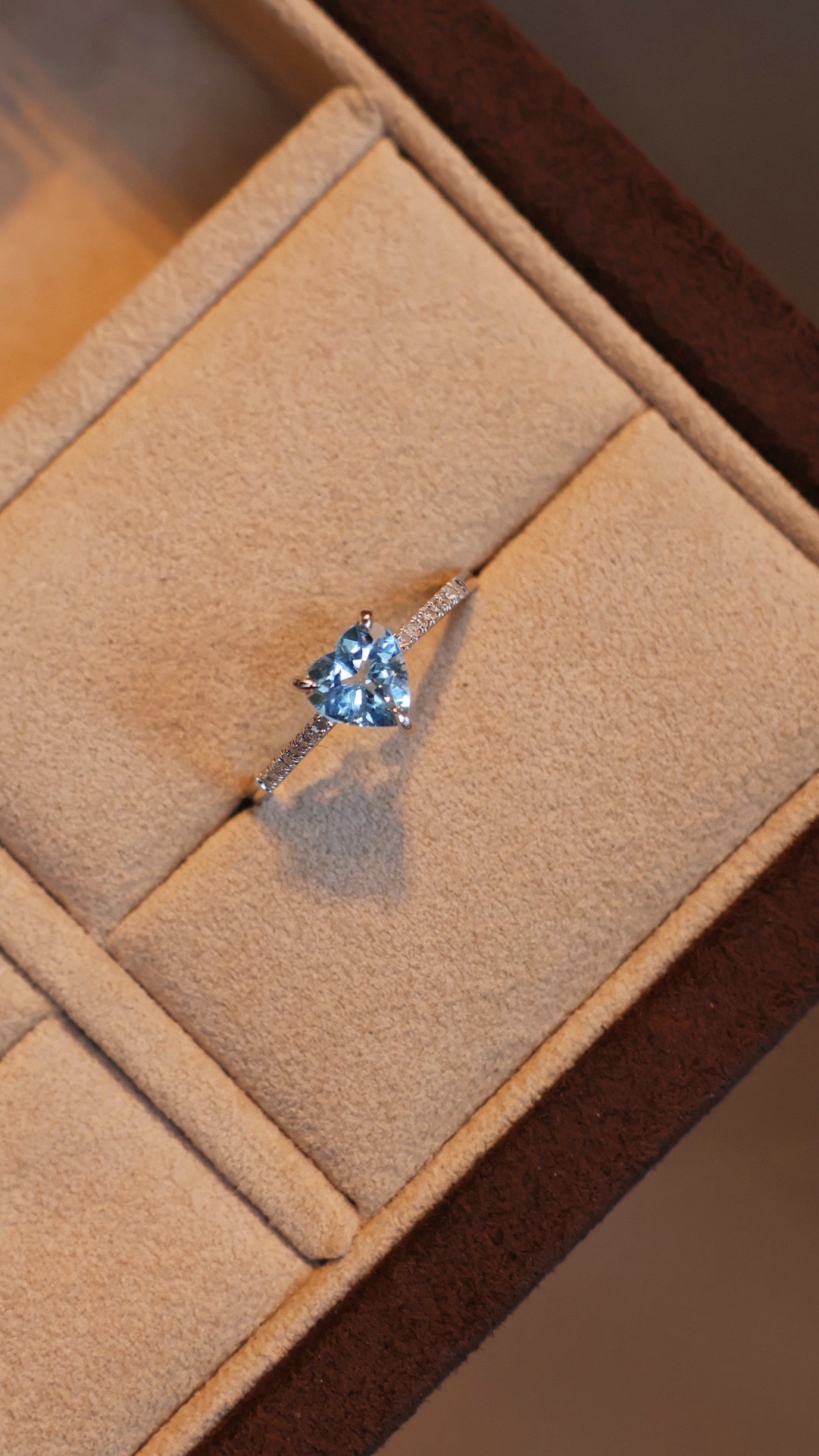 18K Natural Aquamarine Ring - 6