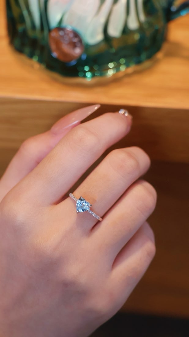 18K Natural Aquamarine Ring - 8