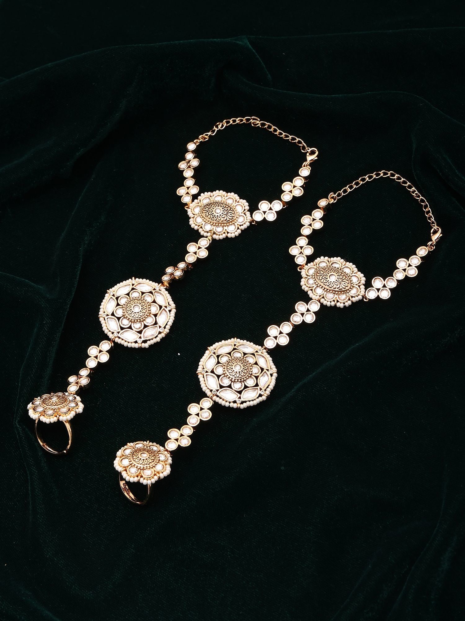 Floral Design Kundan Stone Studded Adjustable Hathphool (Pair): Title:Floral Design Kundan Stone Studded Adjustable Hathphool (Pair) Reference:itemcode : JA0237 Reserve: $130.00 Shipping: Domestic: Flat-rate of $14.00 to anywhere within the contiguous U.S. Interna