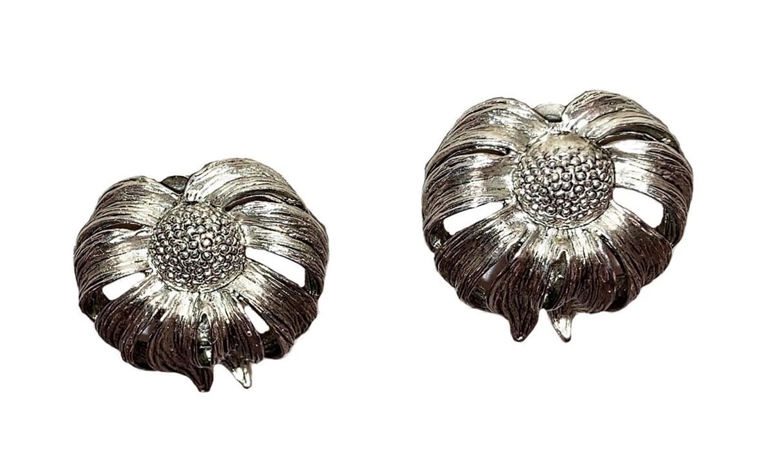 Oscar de la Renta Silver Tone Flower Earrings - 3
