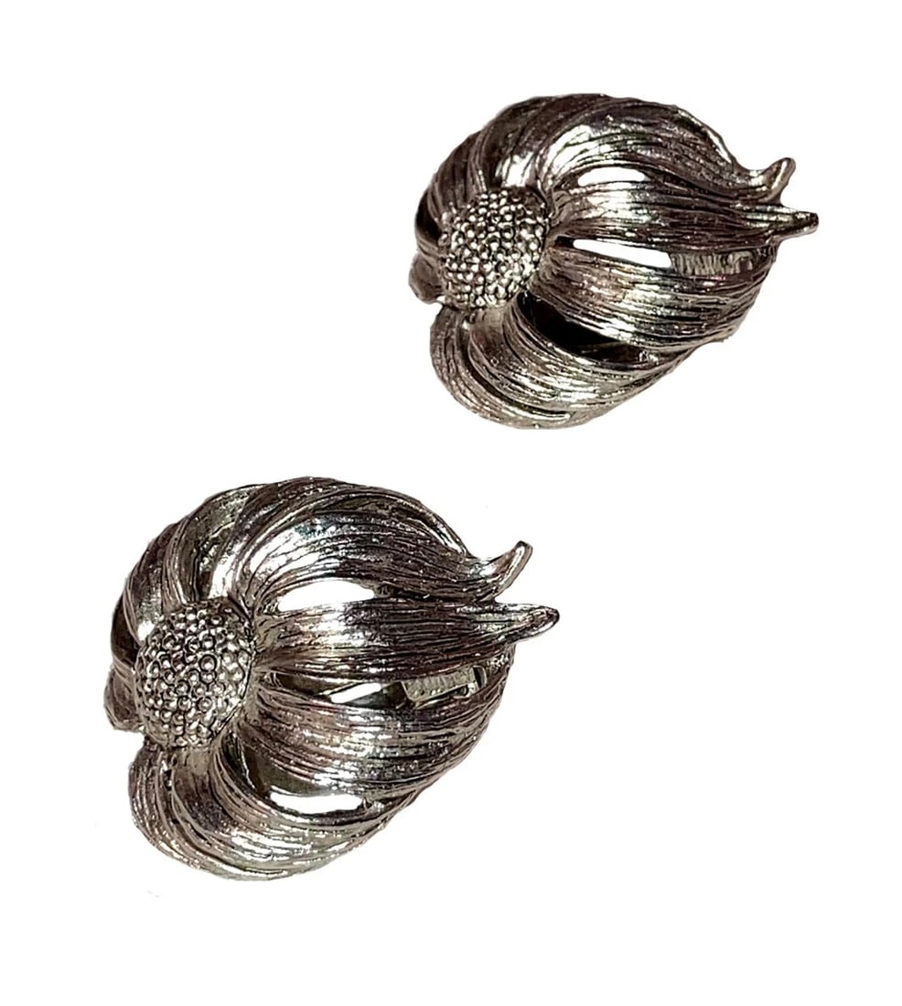 Oscar de la Renta Silver Tone Flower Earrings - 4