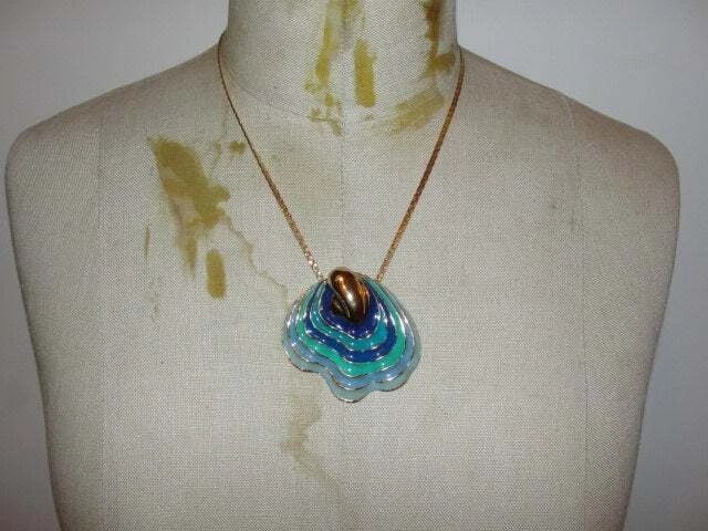 Diane Von Furstenburg Enameled Shell Pendant Necklace - 3