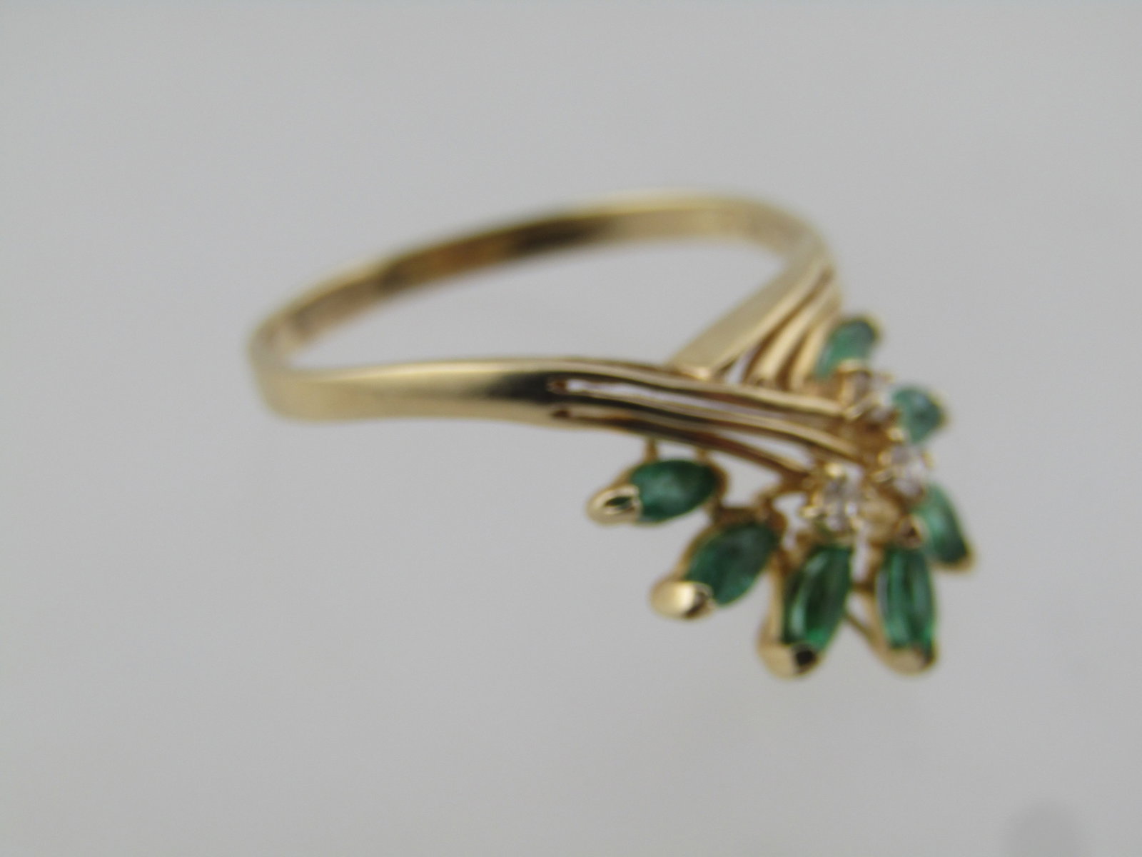 Vintage 14kt Emerald and Diamond Cluster Ring, Sz. 8, Signed RM, 1980's-1990's - 4